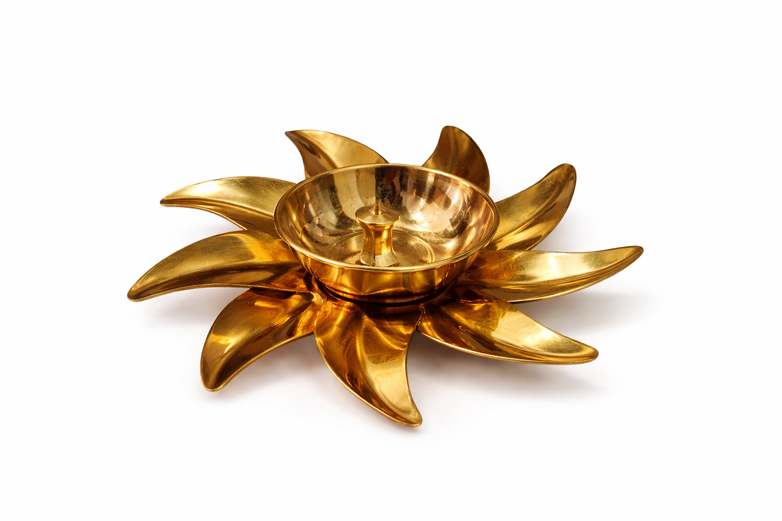 DIVEEK Pure Brass Flower Design Akhand Jyoti Diya | Premium Handcrafted Oil Lamp for Puja, Temple, Office, and Home Décor | Traditional Deepam for Festival, Diwali, and Gifting | Set of 1